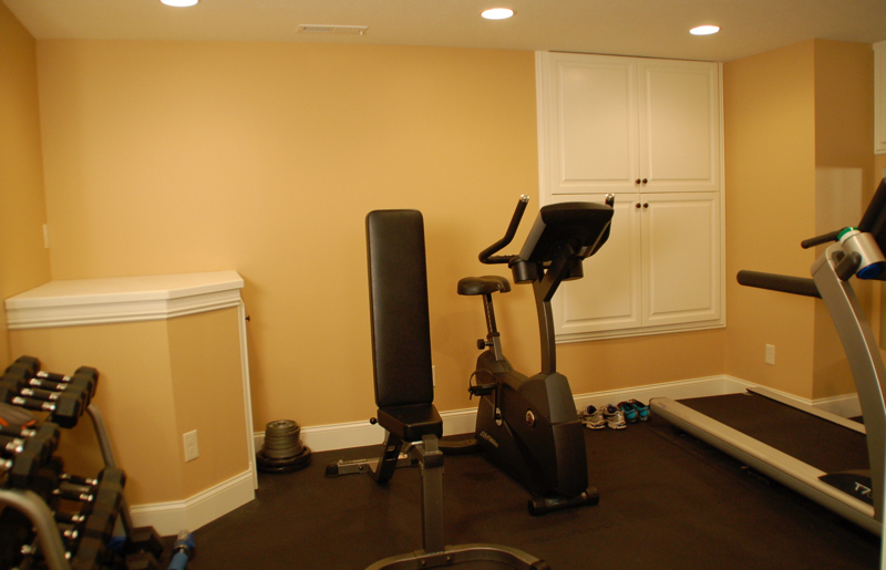 Workout room with hidden sump
